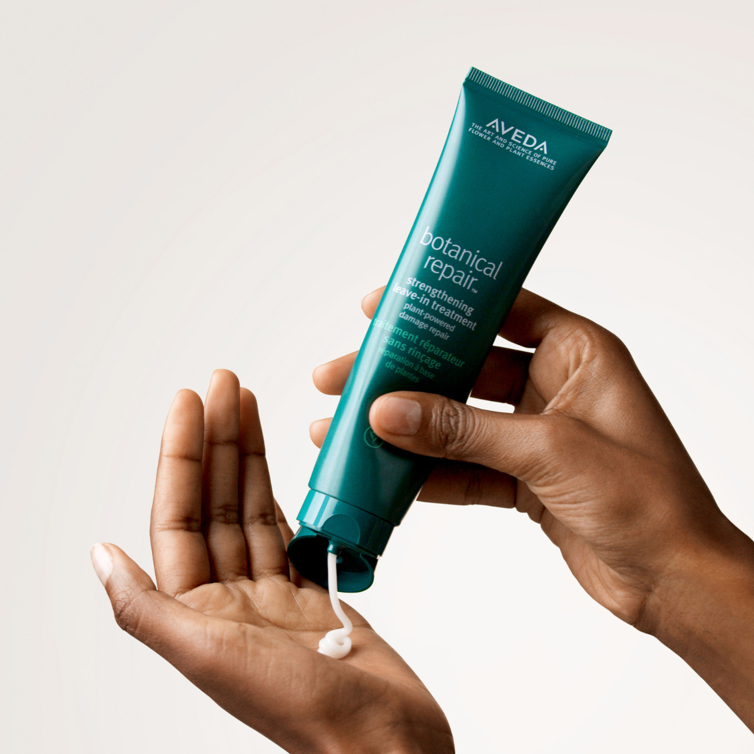 botanical repair™ strengthening leave-in treatment